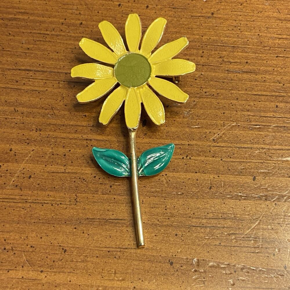 Vintage Enamel Flower Power Brooch Yellow Daisy Green Leaves Retro 1960s Pin